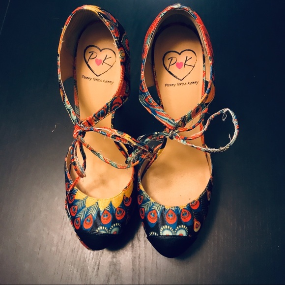 Penny Loves Kenny Platform Heels - Women 9 - Multicolored Peacock Design - Picture 2 of 4